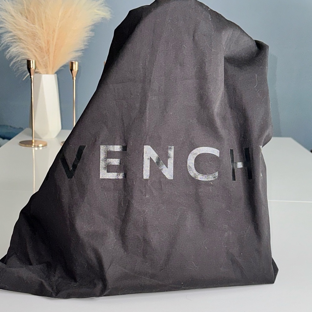 Givenchy Antigona Purse - Picture 5 of 14